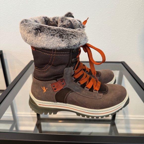 SANTANA CANADA Women’s Mio Waterproof Boots Size 9/40 NWOB - Picture 1 of 15